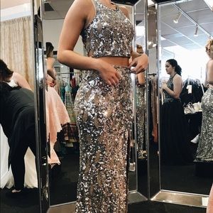 Silver Prom Dress💃🏼